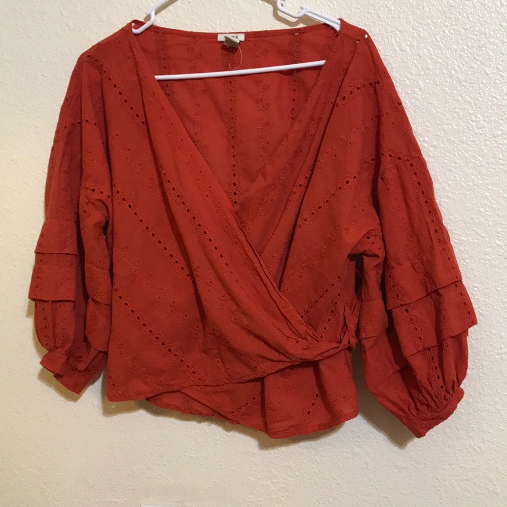 *Forever 21 top marrón with eyelet holes M